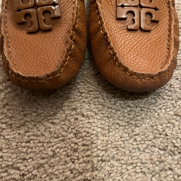 Tory Burch Tan Leather Logo Driving Loafers (Women) - Picture 2 of 7